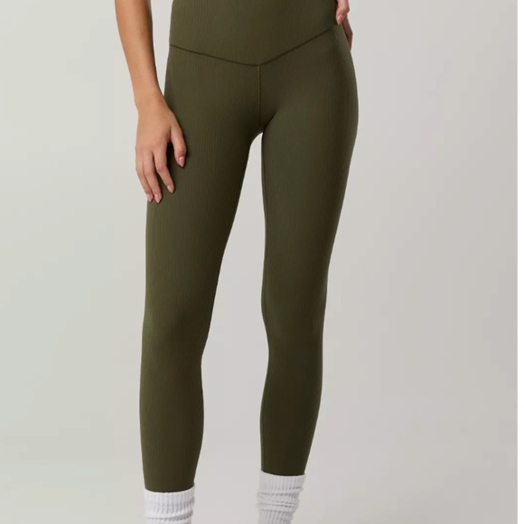 Aerie Matching Workout Set in Green! - Picture 4 of 8